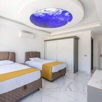 Villa Guru — 50
