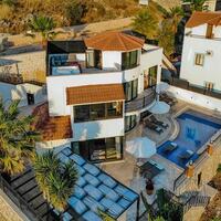 Villa Quinn — 53