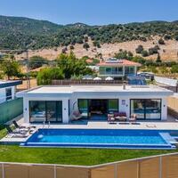 Villa Guru — 60