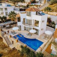 Villa Quinn — 56