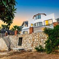 Villa Quinn — 70
