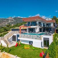 Villa Newcastle — 1