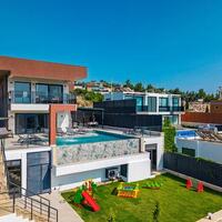 Villa Newcastle — 2