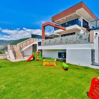 Villa Newcastle — 3