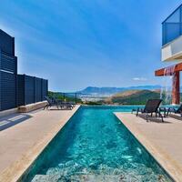 Villa Newcastle — 10