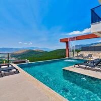 Villa Newcastle — 11