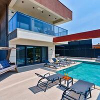 Villa Newcastle — 15