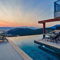Villa Newcastle — 25