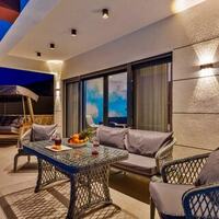 Villa Newcastle — 27