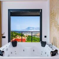 Villa Newcastle — 64