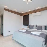 Villa Newcastle — 66