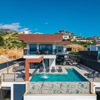 Villa Newcastle — 76