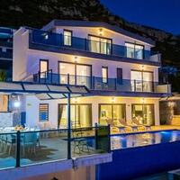 Villa April — 2