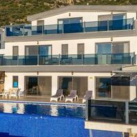 Villa April — 11