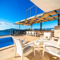 Villa April — 15