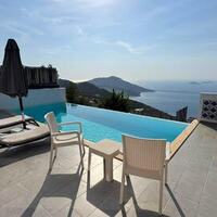 Villa Adora 2 — 4