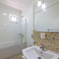 Villa Pearl 8 — 16