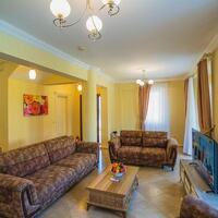 Villa Pearl 9 — 12