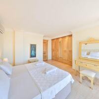 Villa Noyan — 41